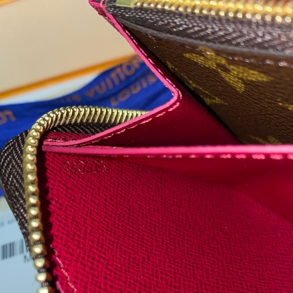 ❌SOLD❌Brand New Louis Vuitton Clémence long wallet - Picture 5 of 9